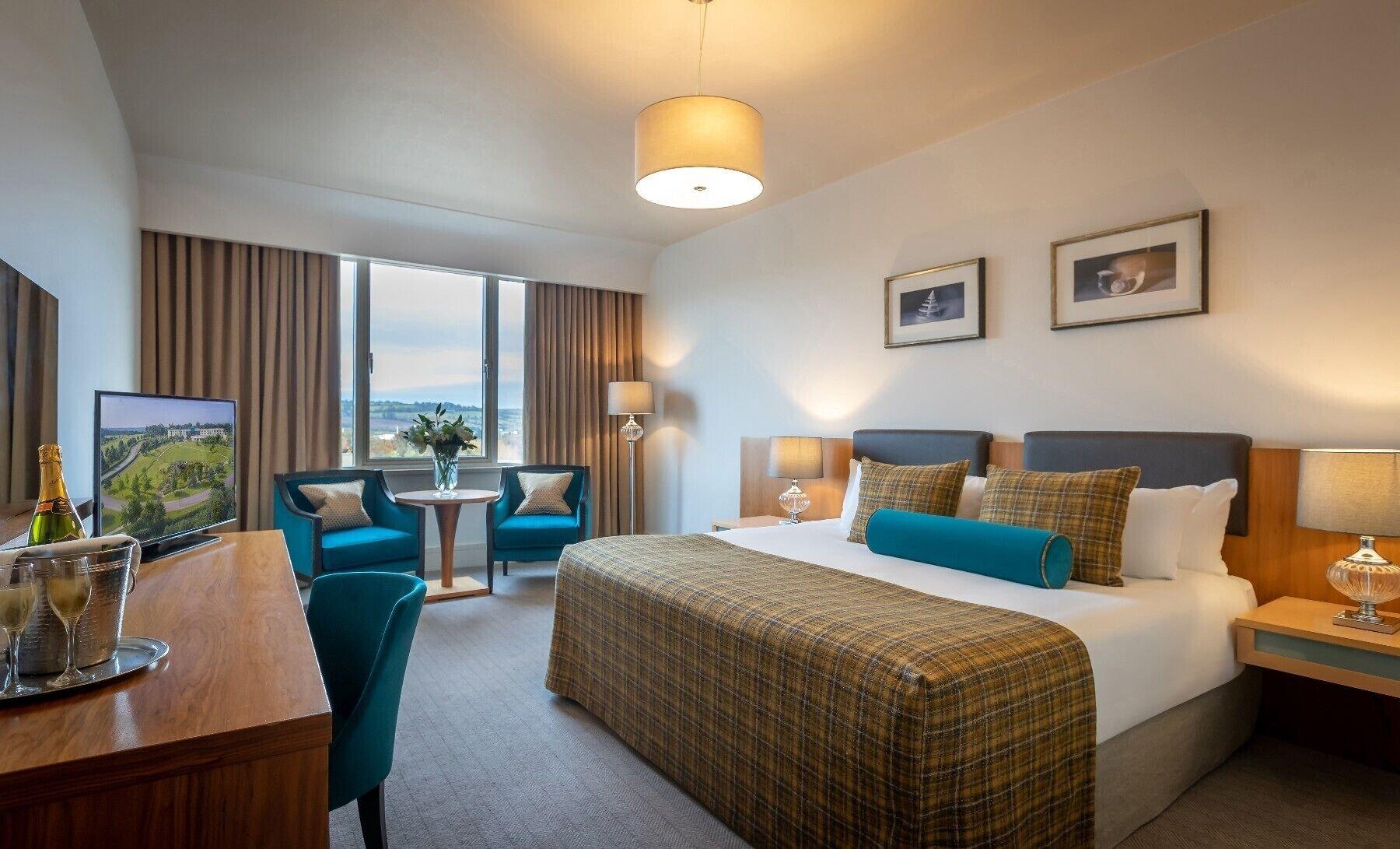 Fota Island Hotel And Spa Экстерьер фото A bedroom at the Radisson Blu Hotel, Dublin Airport