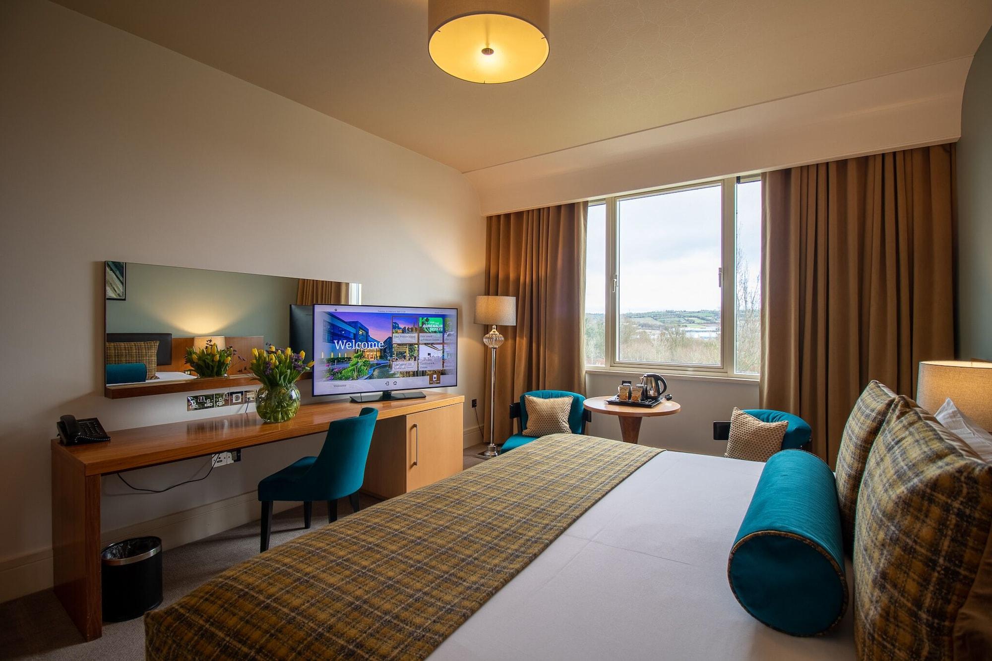 Fota Island Hotel And Spa Экстерьер фото A room at the hotel