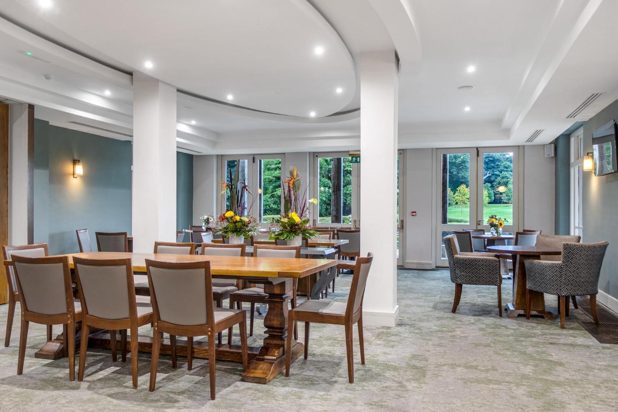 Fota Island Hotel And Spa Экстерьер фото The dining room at the new St. Andrew's College